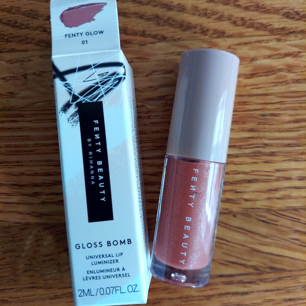 New in box, Fenty Beauty by Rihanna Gloss Bomb 01 FENTY GLOW, MINI 2ml / 0.07oz